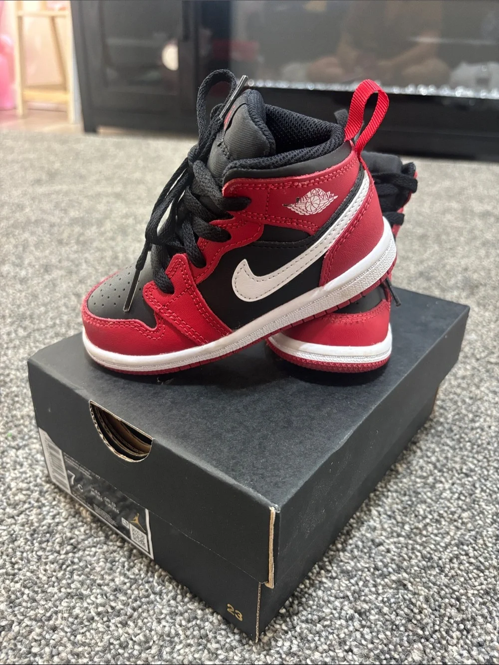 Jordan 1s Mid Toddler 7c